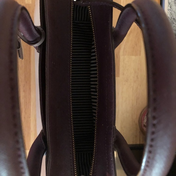 Two Kate Spade Bags - Picture 3 of 8